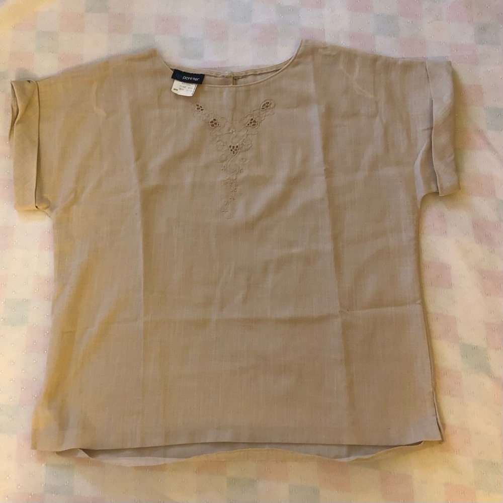 Ponter lightweight top with embroidery. Size 15/16